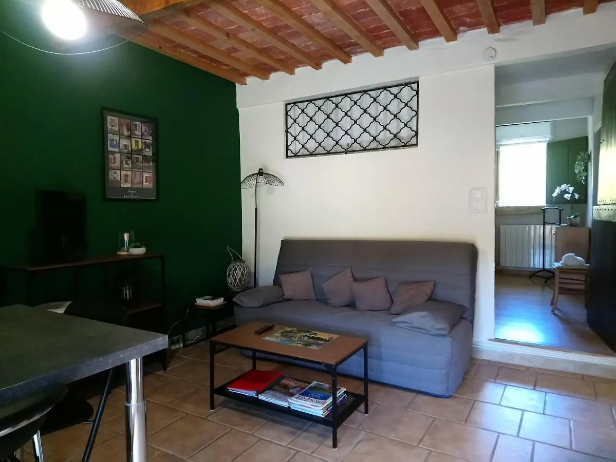 Holiday home Gite Mas De La Restanque Monteux