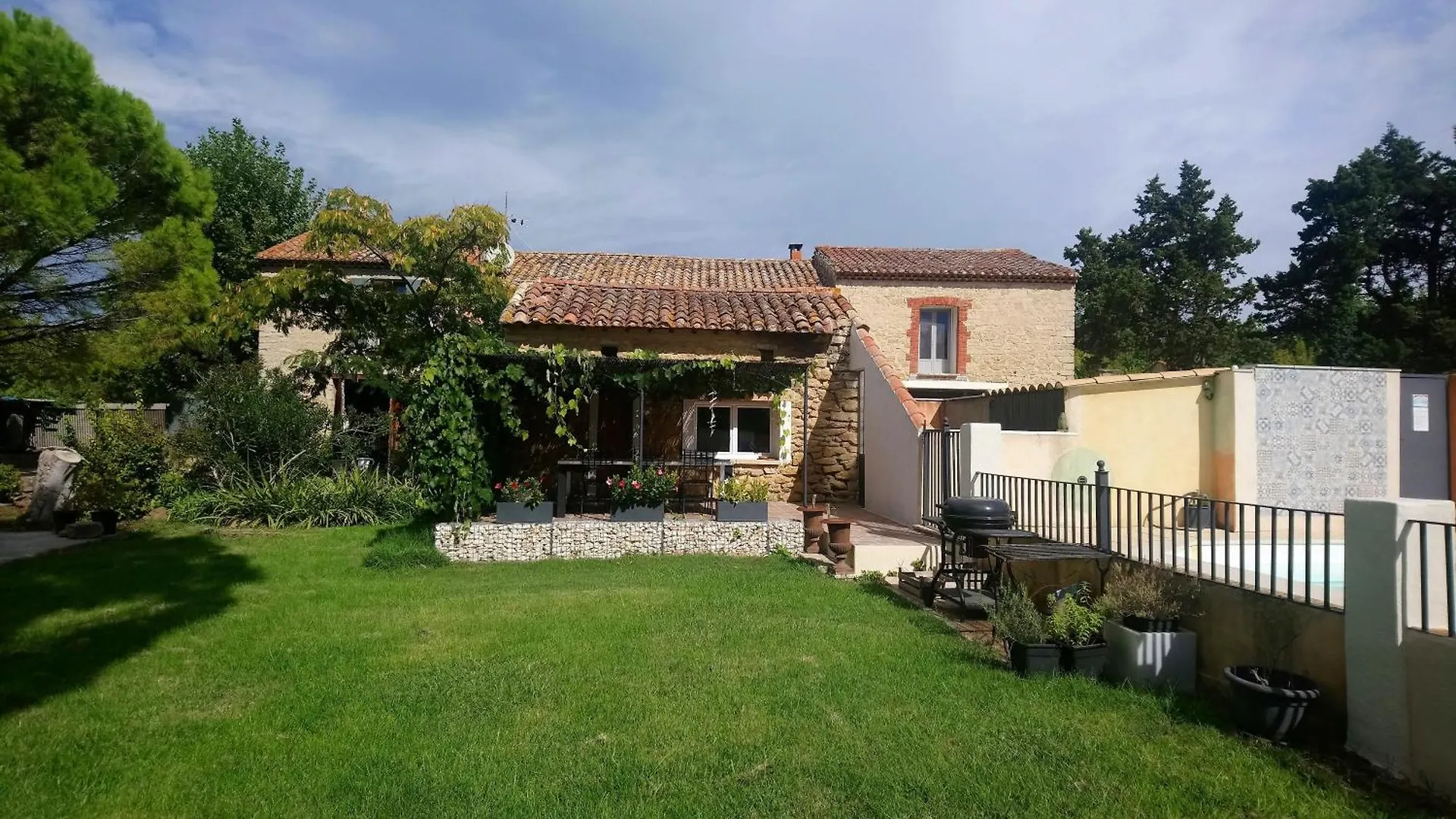 Holiday home Gite Mas De La Restanque Monteux