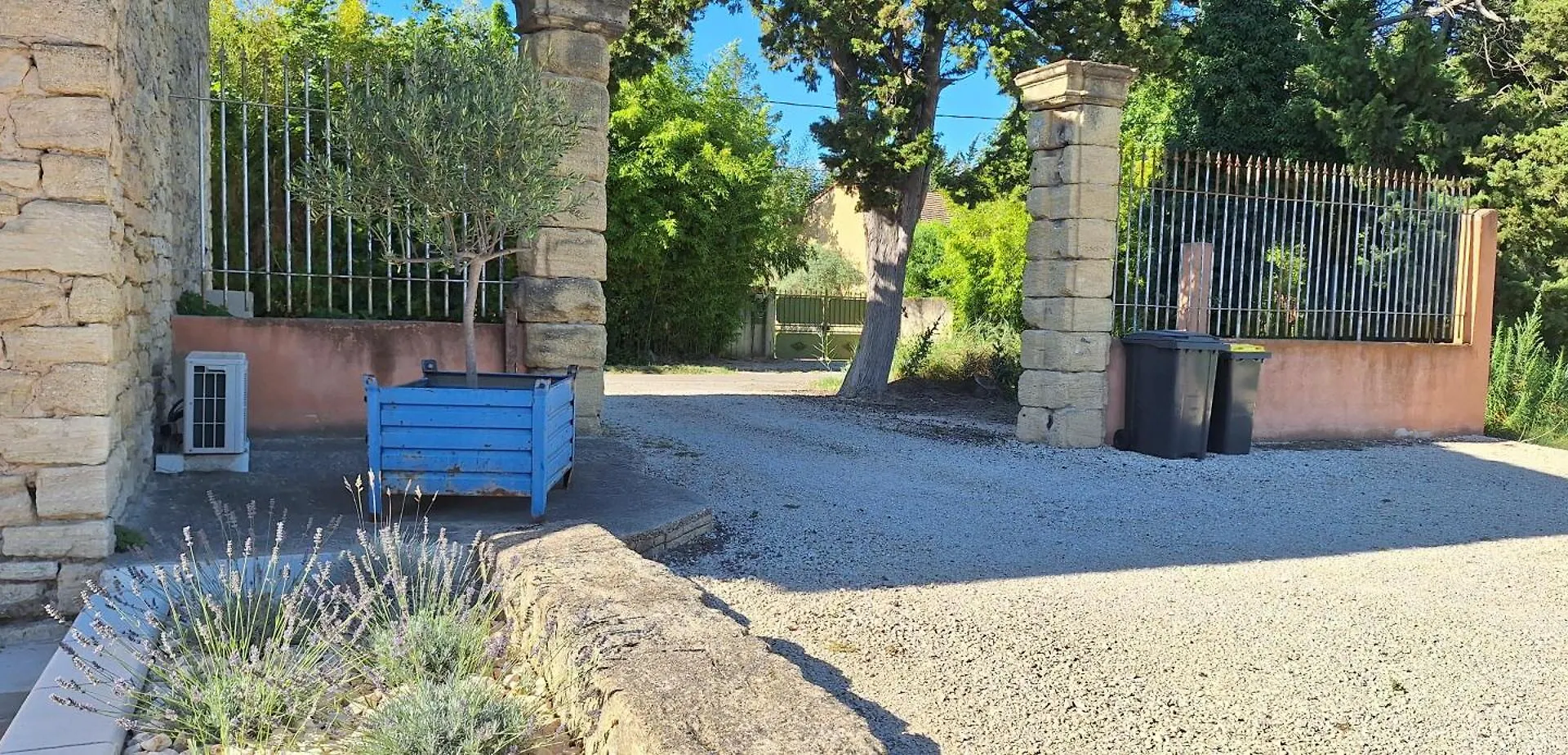 Holiday home Gite Mas De La Restanque Monteux